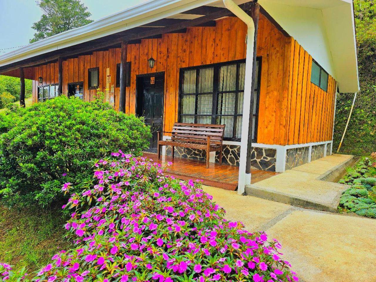 Hotel de Montaña Suria San Gerardo de Dota Habitación foto